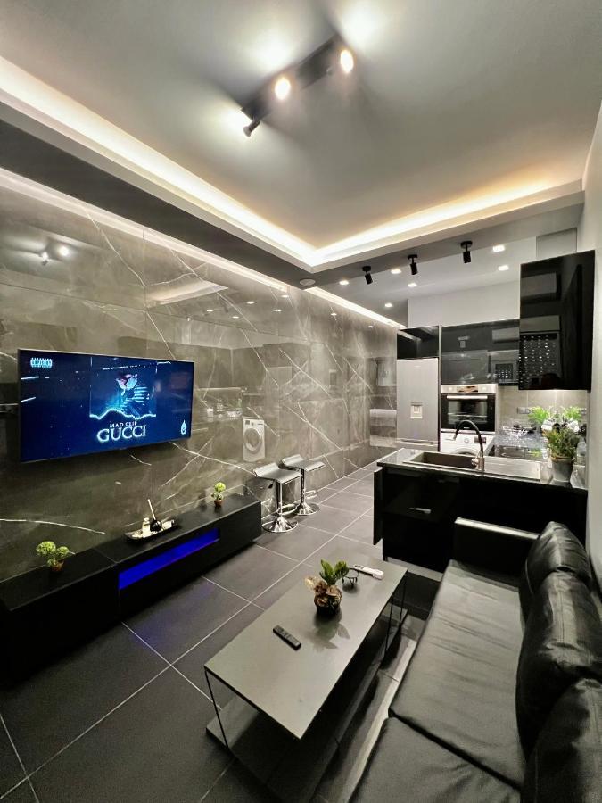 Luxury Black And White Interior Apartments Kalamata Zewnętrze zdjęcie